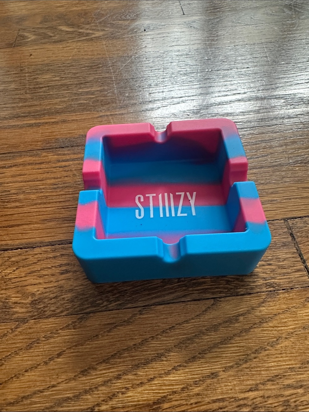 Blue & Pink Silicone Ashtray - Durable Home Storage
